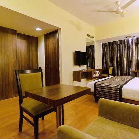 Hotel Silver Inn Mumbai Kültér fotó