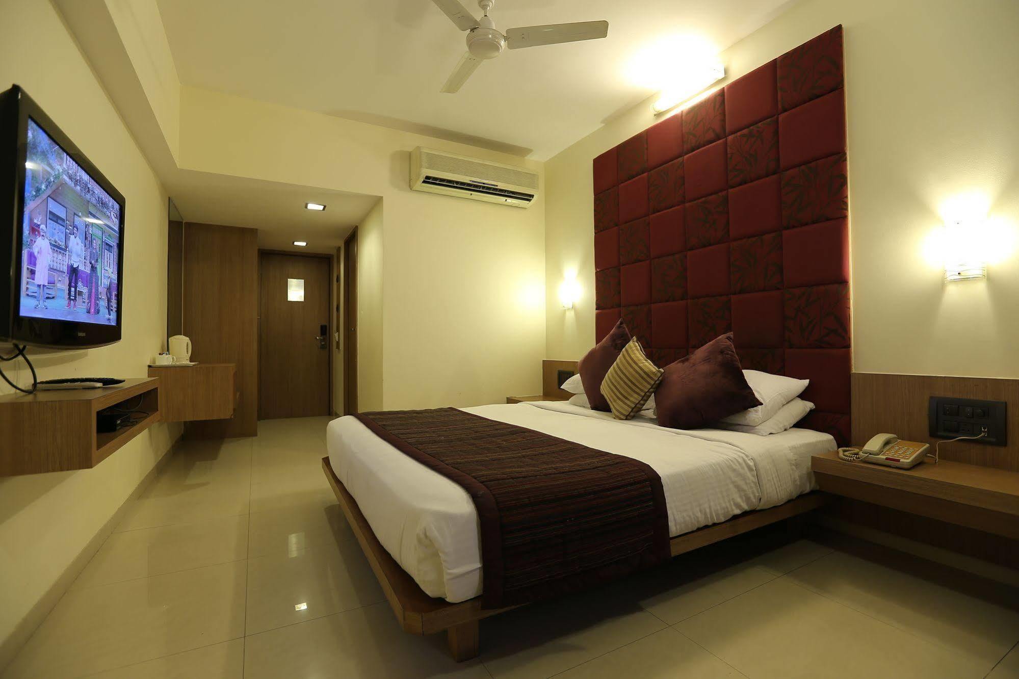 Hotel Silver Inn Mumbai Kültér fotó